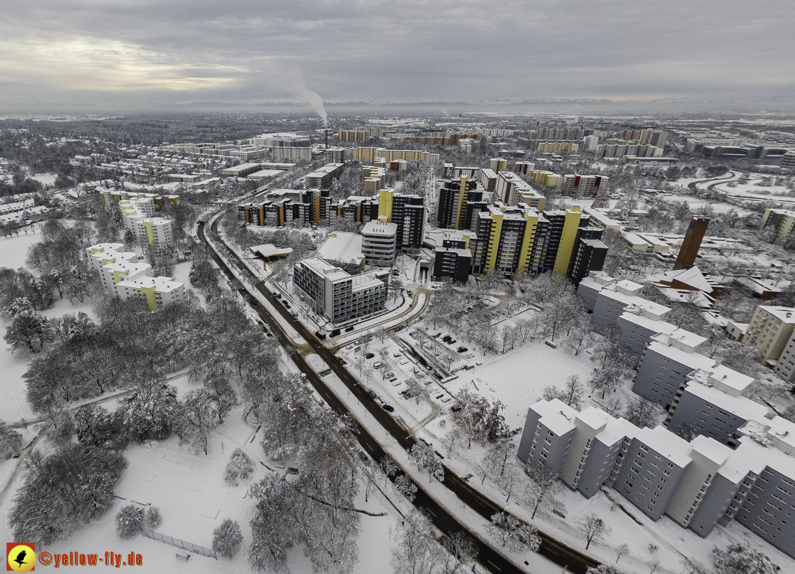 04.12.2021 - Karl-Marx-Ring und Marx-Zentrum in Neuperlach